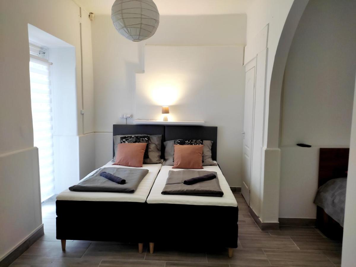 Dunapart Apartment Vác Zewnętrze zdjęcie