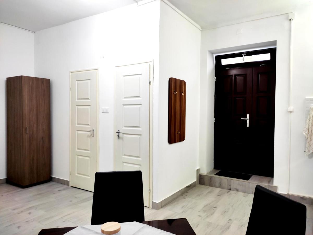 Dunapart Apartment Vác Zewnętrze zdjęcie