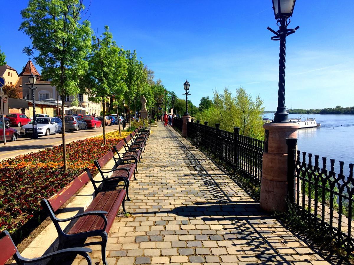 Dunapart Apartment Vác Zewnętrze zdjęcie